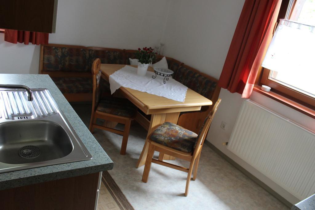 Haus Almrausch Hotel Seefeld in Tirol Room photo